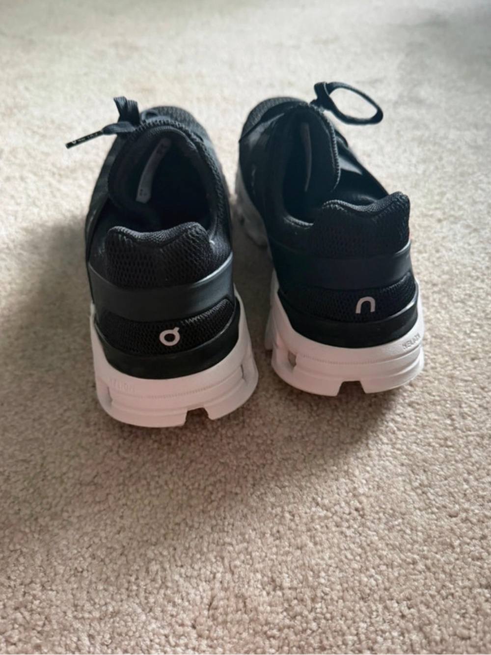 On Cloud Women's Black Athletic Running Shoes - Picture 4 of 6